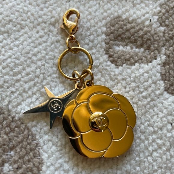 CHANEL Gold and Silver Flower Charm Keychain - Picture 1 of 2